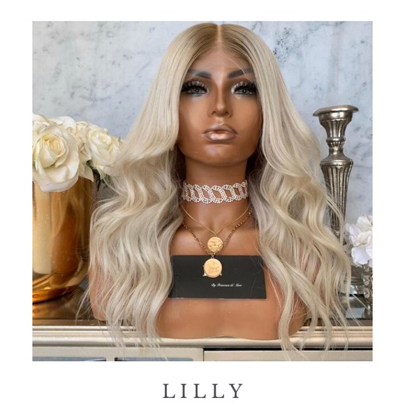 Blonde full lace freedom couture wig - Picture 2 of 13